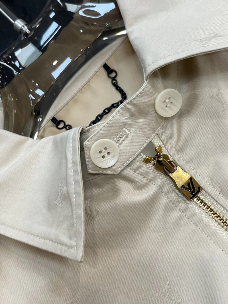 Classic Louis Vuitton Outwear 134919