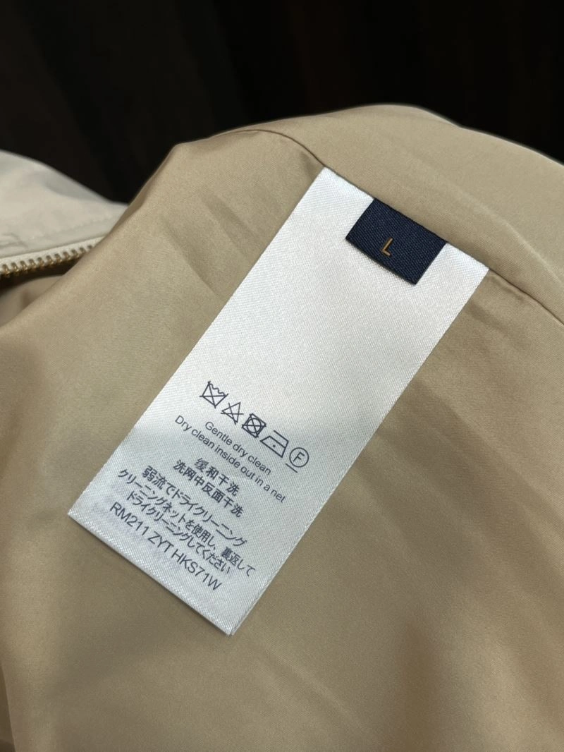 Classic Louis Vuitton Outwear 134919