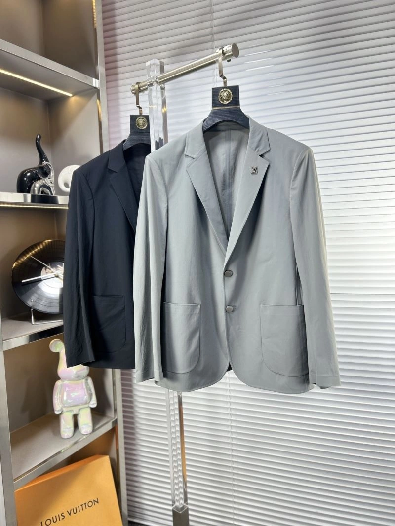 Functional Louis Vuitton Outwear 134930