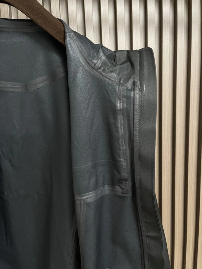 TimelessDesign Louis Vuitton Outwear 134928