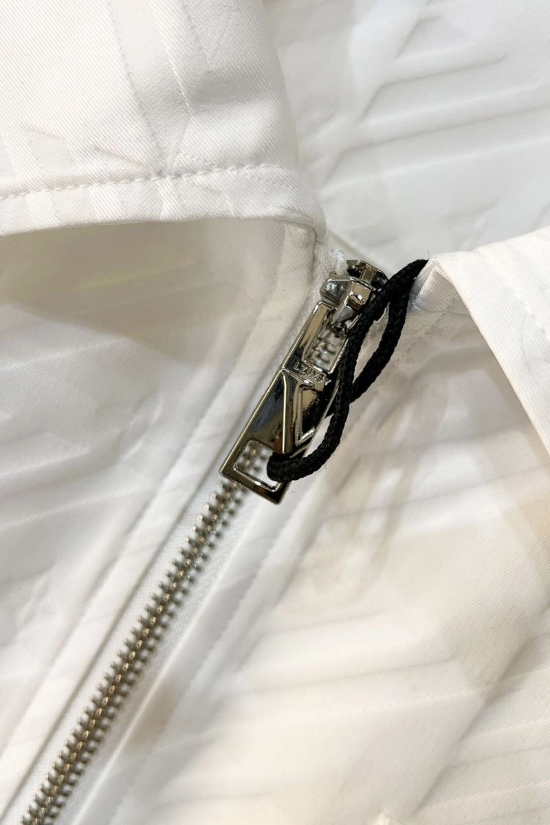 Resilient Louis Vuitton Outwear 134939
