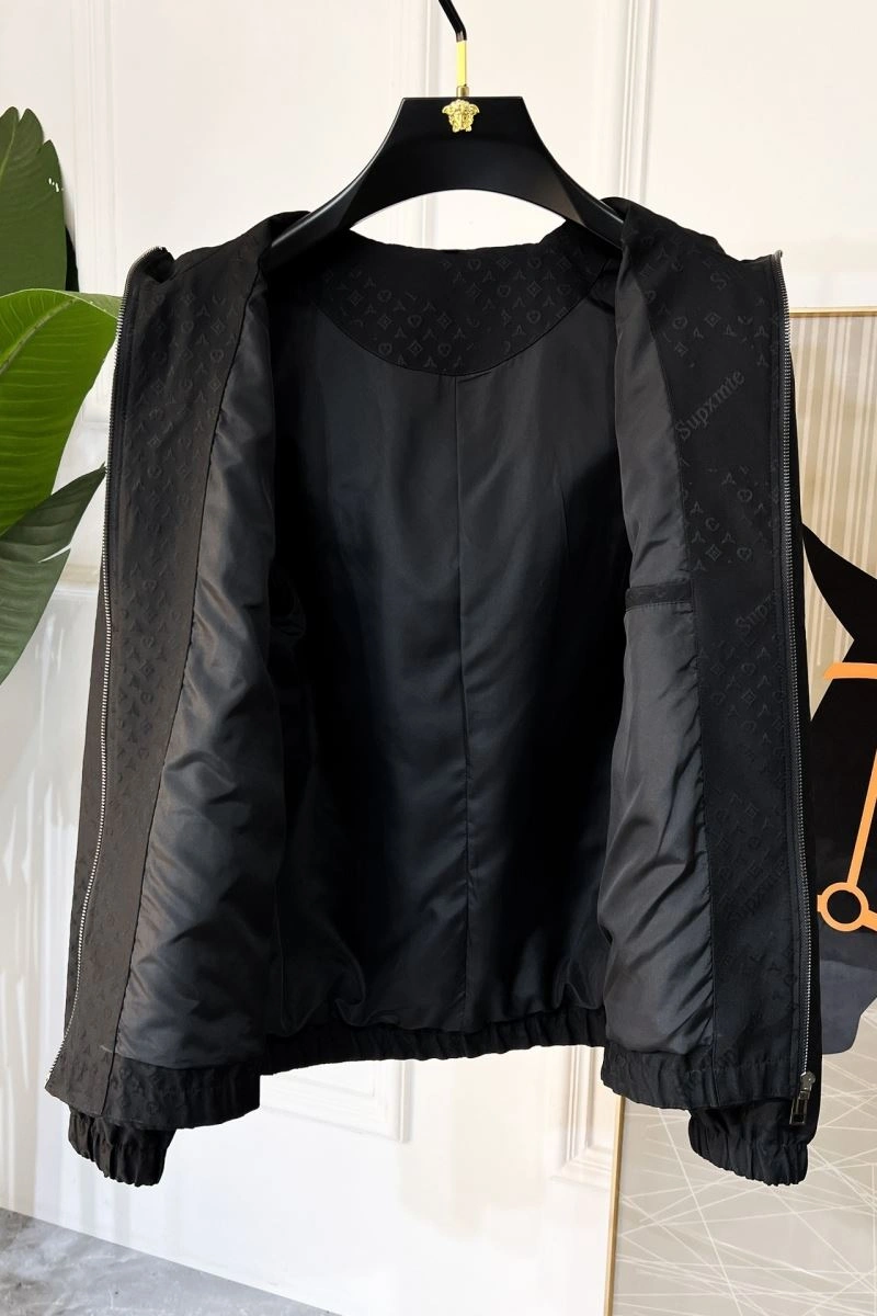 Louis Vuitton Outwear Chic 134920