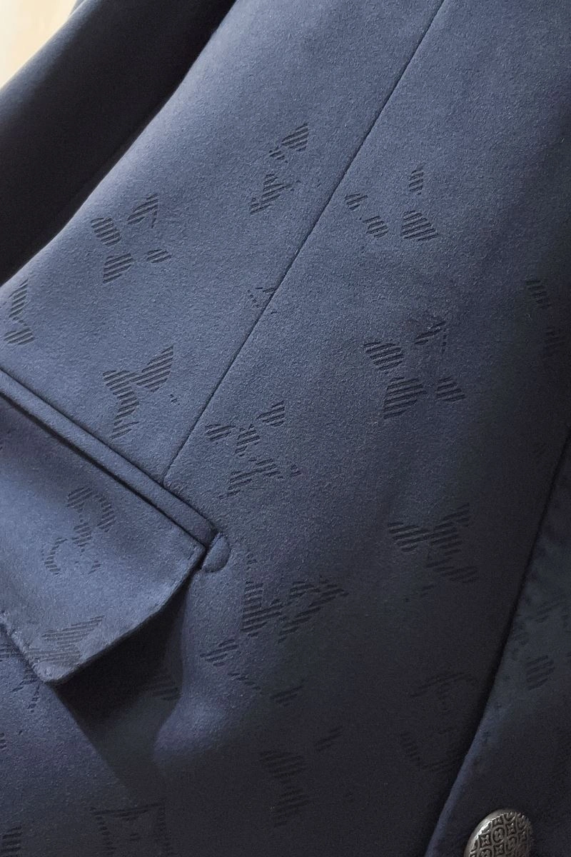 Minimalist Louis Vuitton Outwear 134922