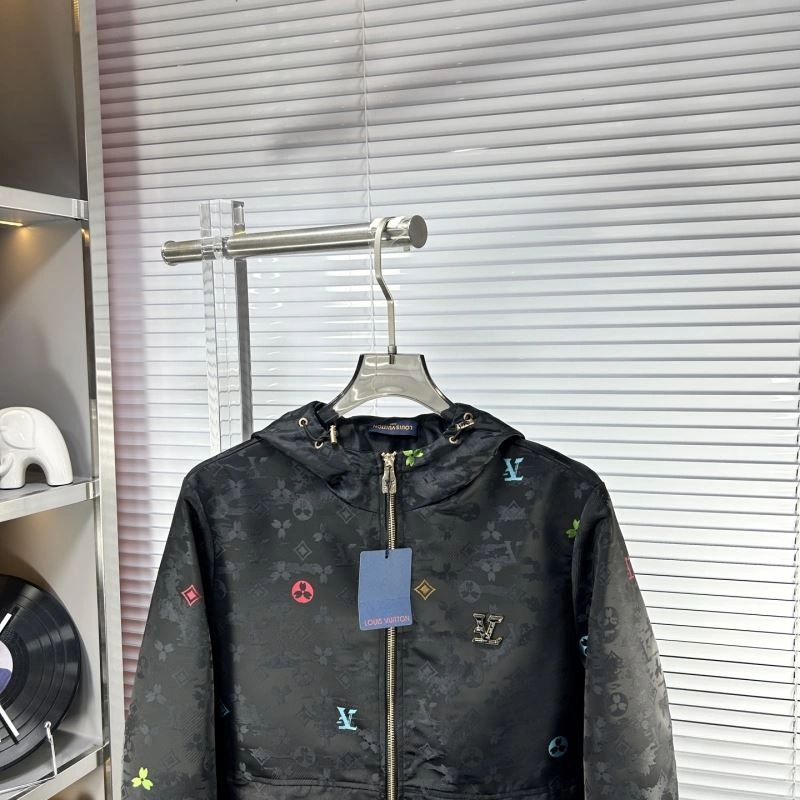 Louis Vuitton Outwear Sleek 134917