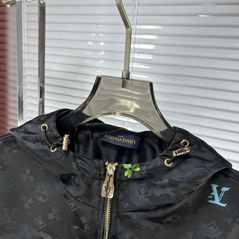 Louis Vuitton Outwear Sleek 134917