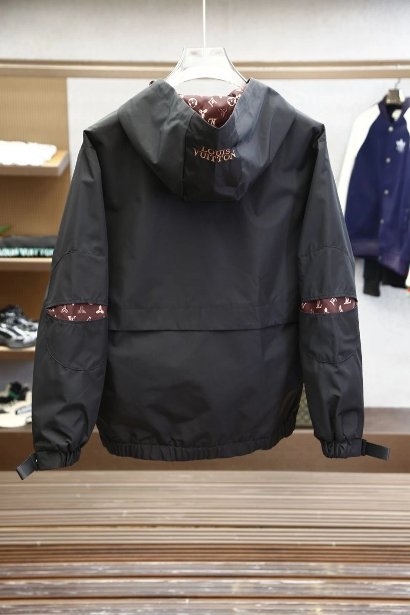 Sporty Louis Vuitton Outwear 134913