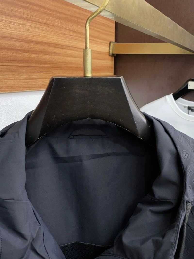 TopPick Louis Vuitton Outwear 134910
