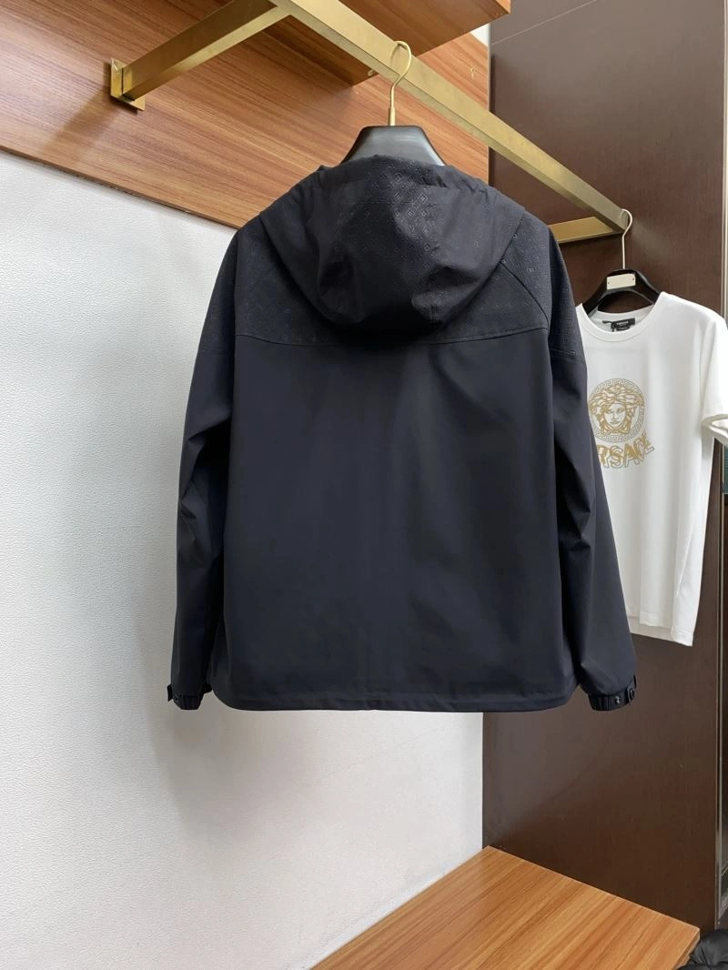 TopPick Louis Vuitton Outwear 134910