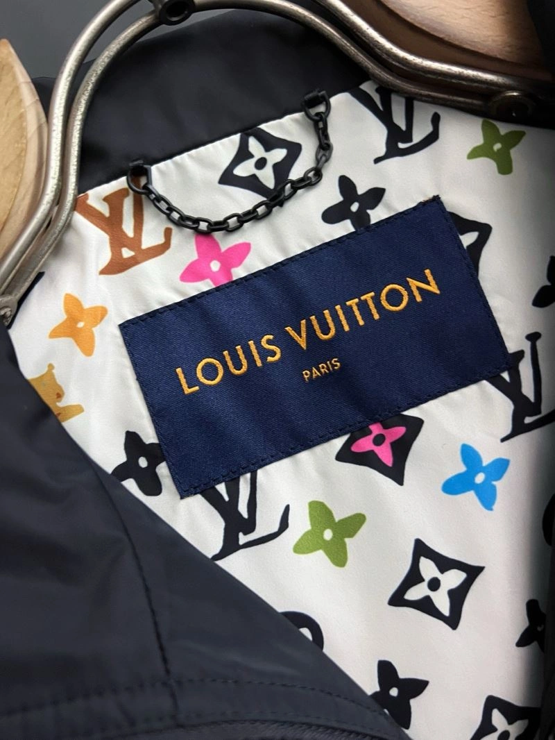 Bold Louis Vuitton Outwear 134894