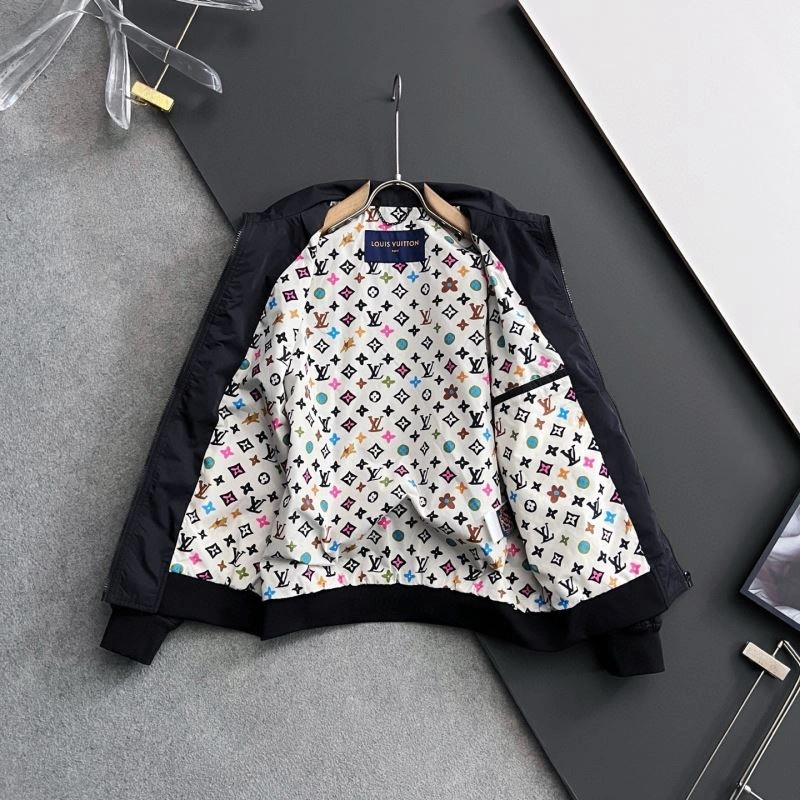 Bold Louis Vuitton Outwear 134894