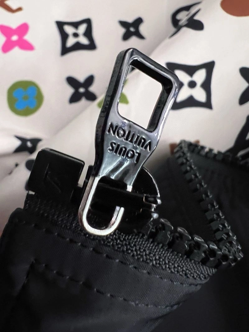 Bold Louis Vuitton Outwear 134894