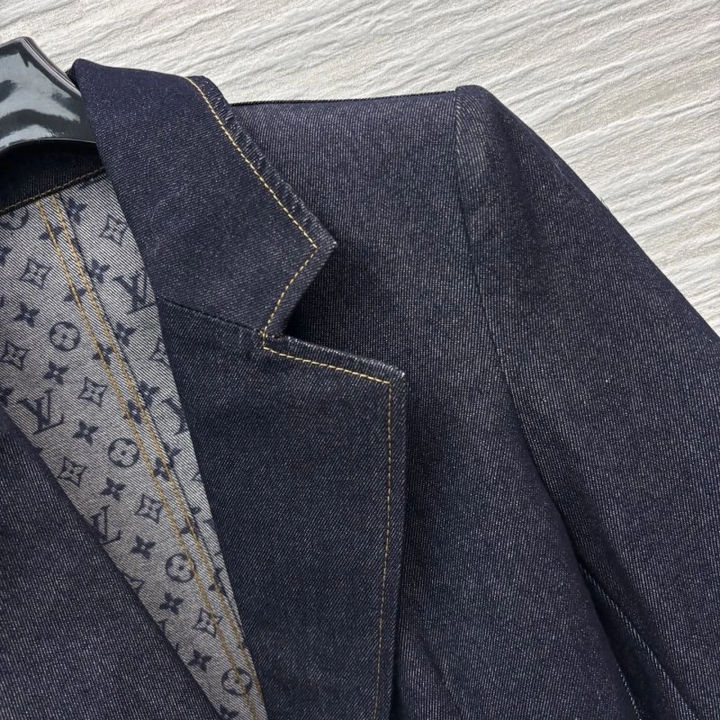 Louis Vuitton Outwear TravelReady 131378