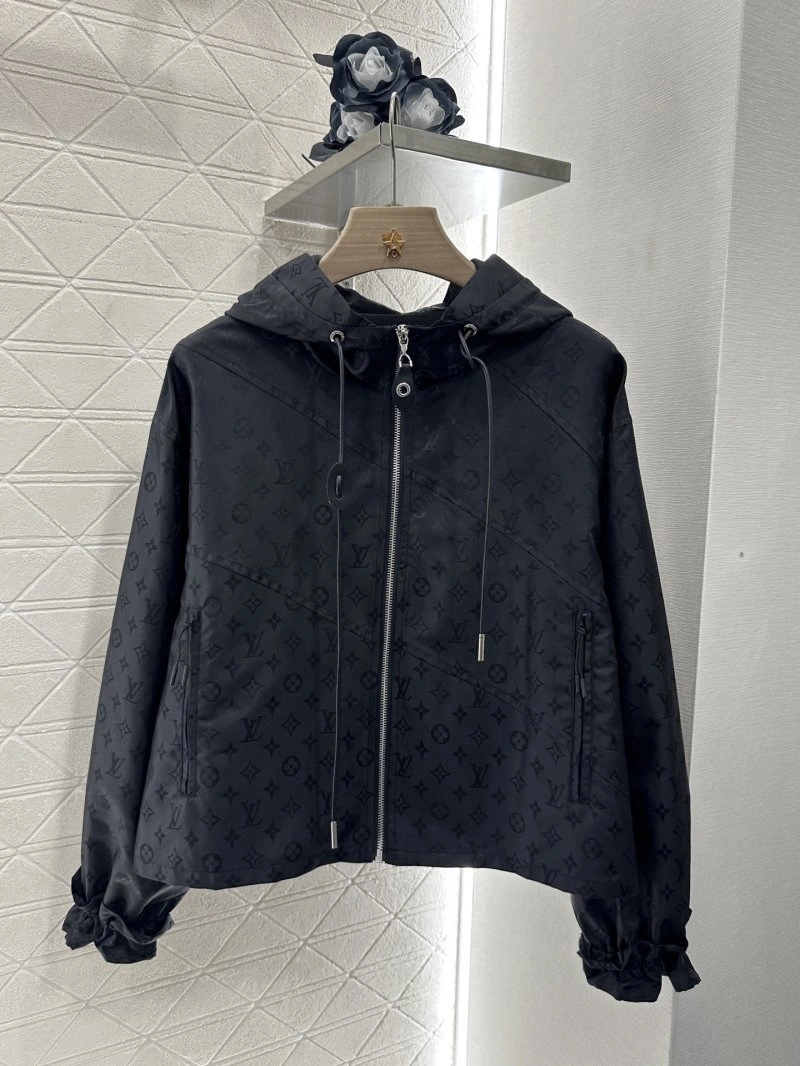 Chic Louis Vuitton Outwear 131258