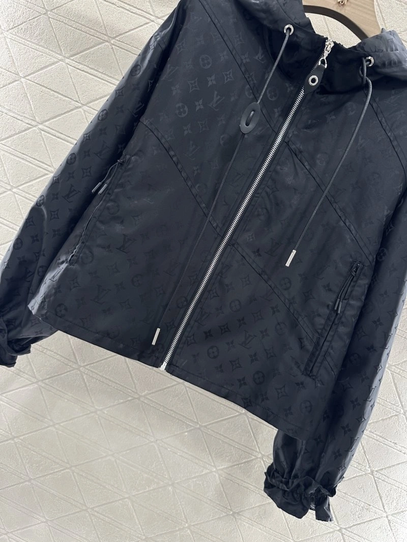 Chic Louis Vuitton Outwear 131258