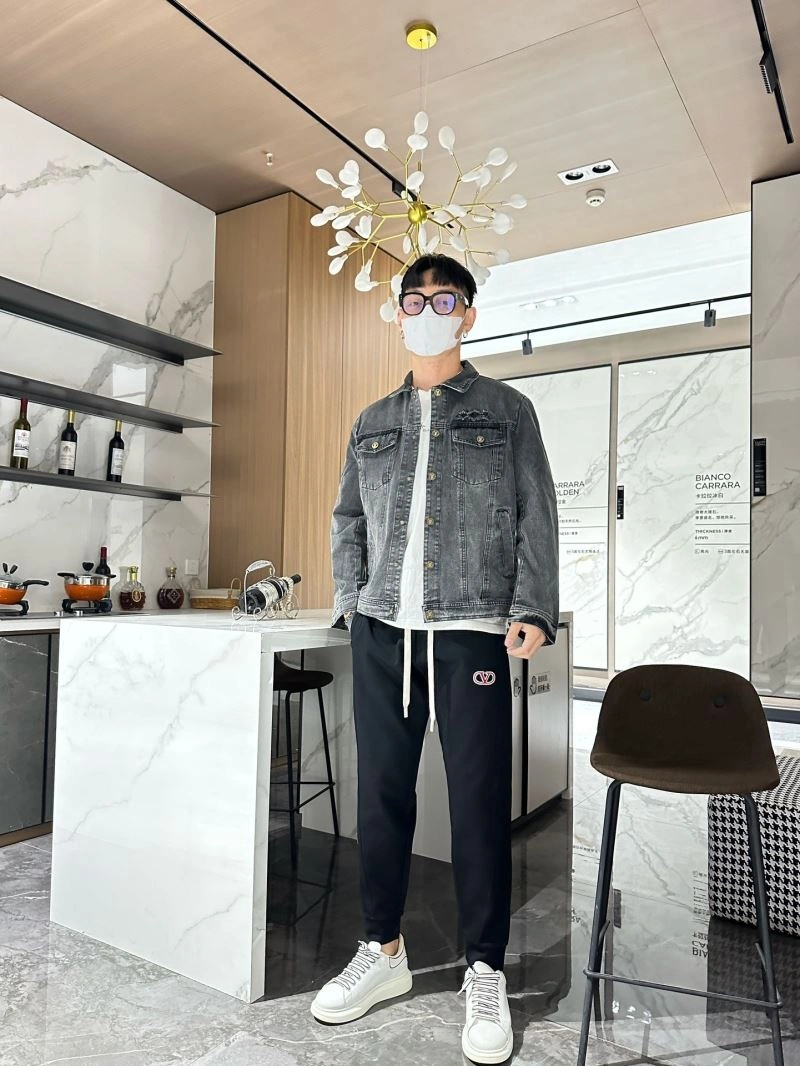 Louis Vuitton Outwear EyeCatching 133939