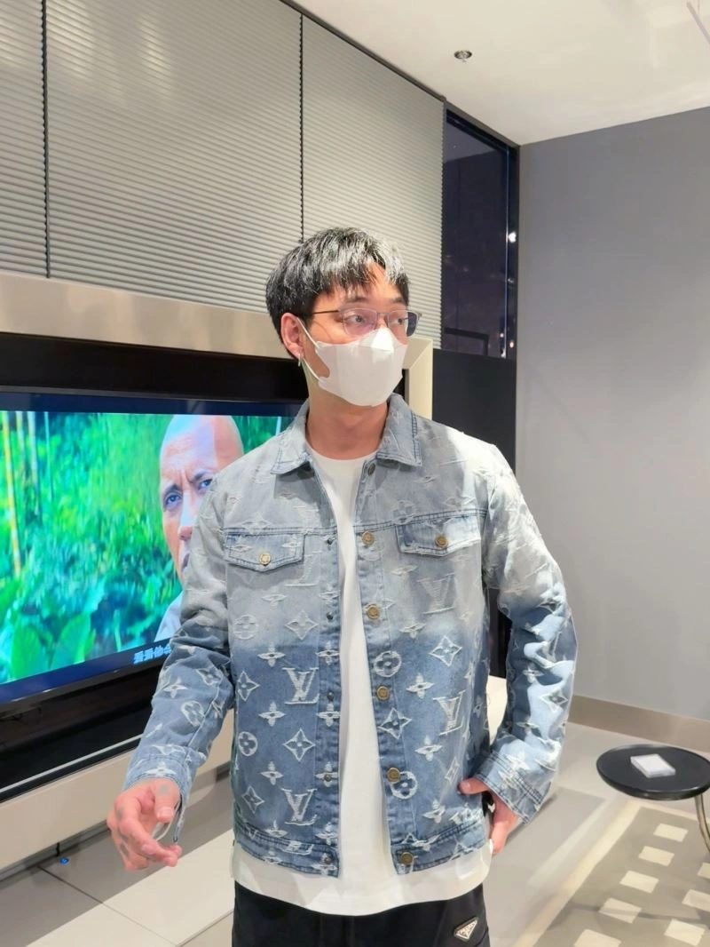 Louis Vuitton Outwear Breathable 133924