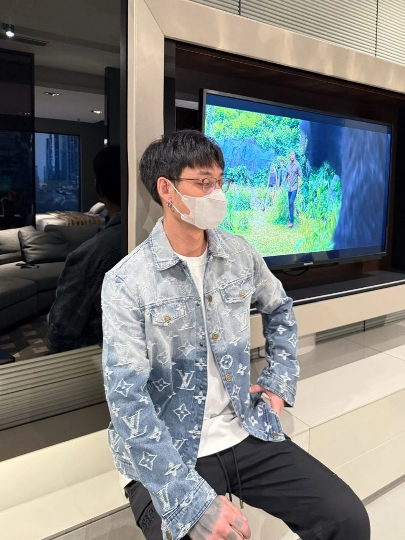 Louis Vuitton Outwear Breathable 133924