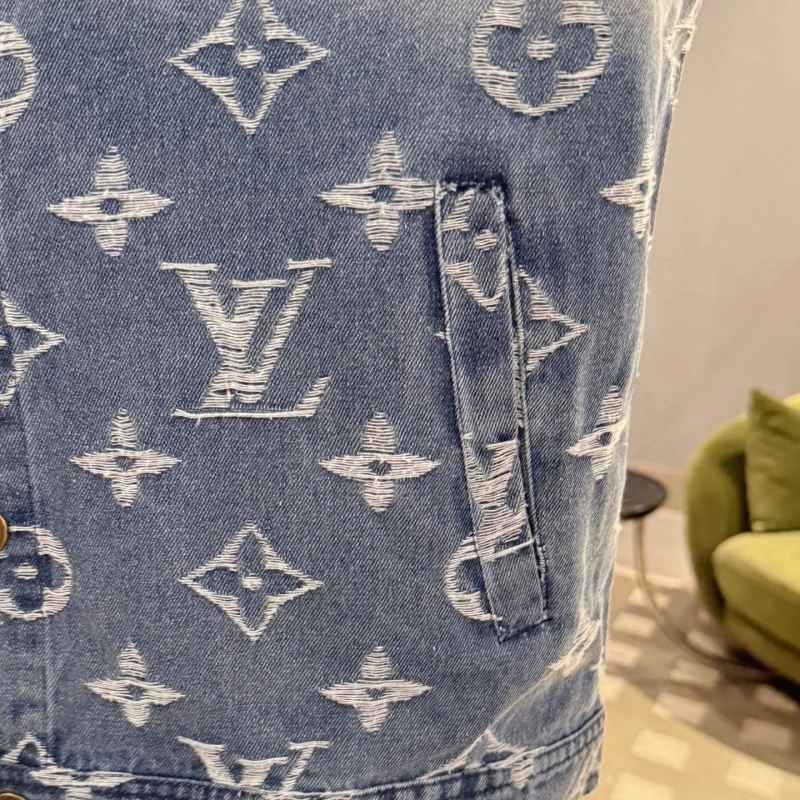 Louis Vuitton Outwear Breathable 133924