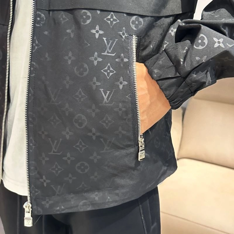 Louis Vuitton Outwear Reliable 133926
