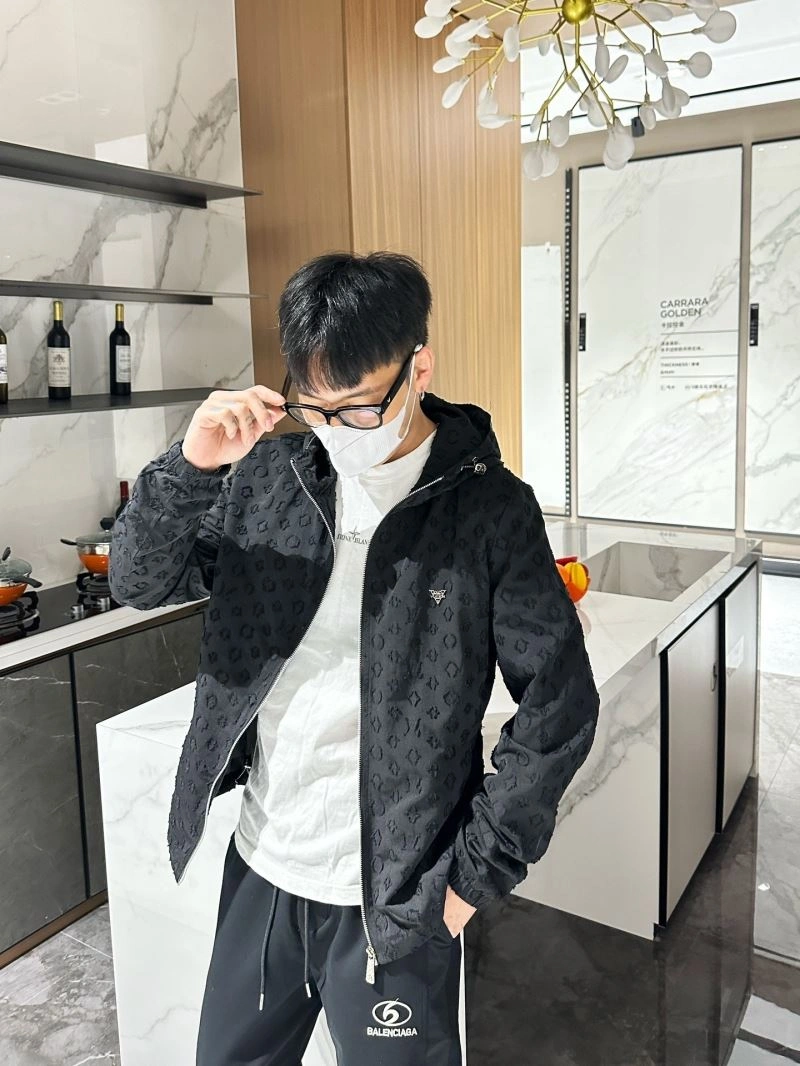 Fashionable Louis Vuitton Outwear 133940