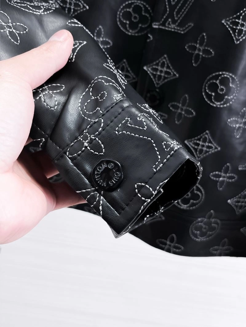 Refined Louis Vuitton Outwear 133922