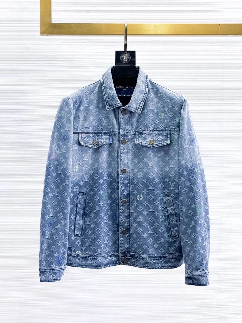 Minimalist Louis Vuitton Outwear 133912