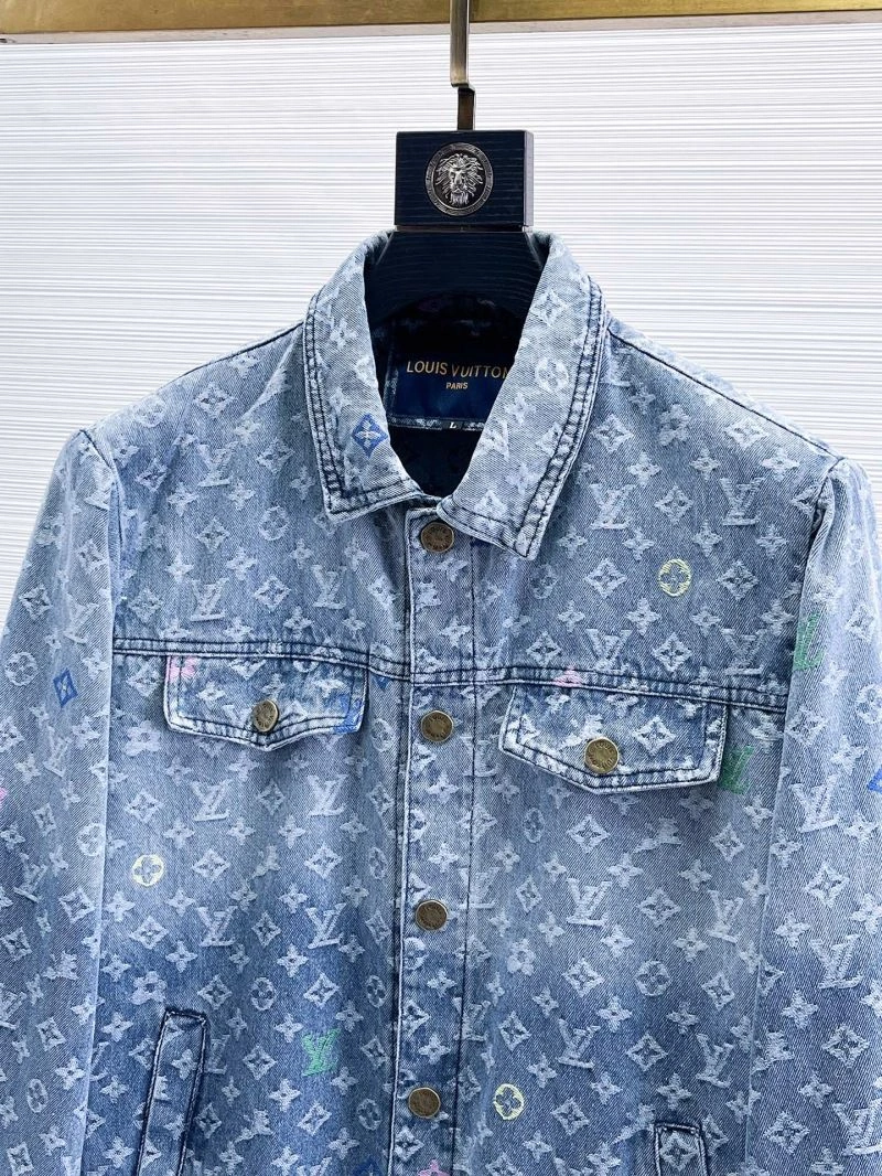 Minimalist Louis Vuitton Outwear 133912