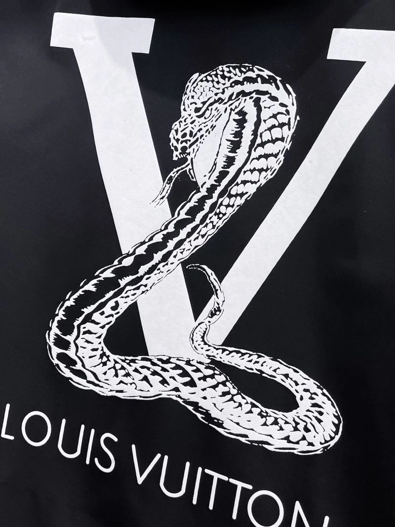 Compact Louis Vuitton Outwear 133909