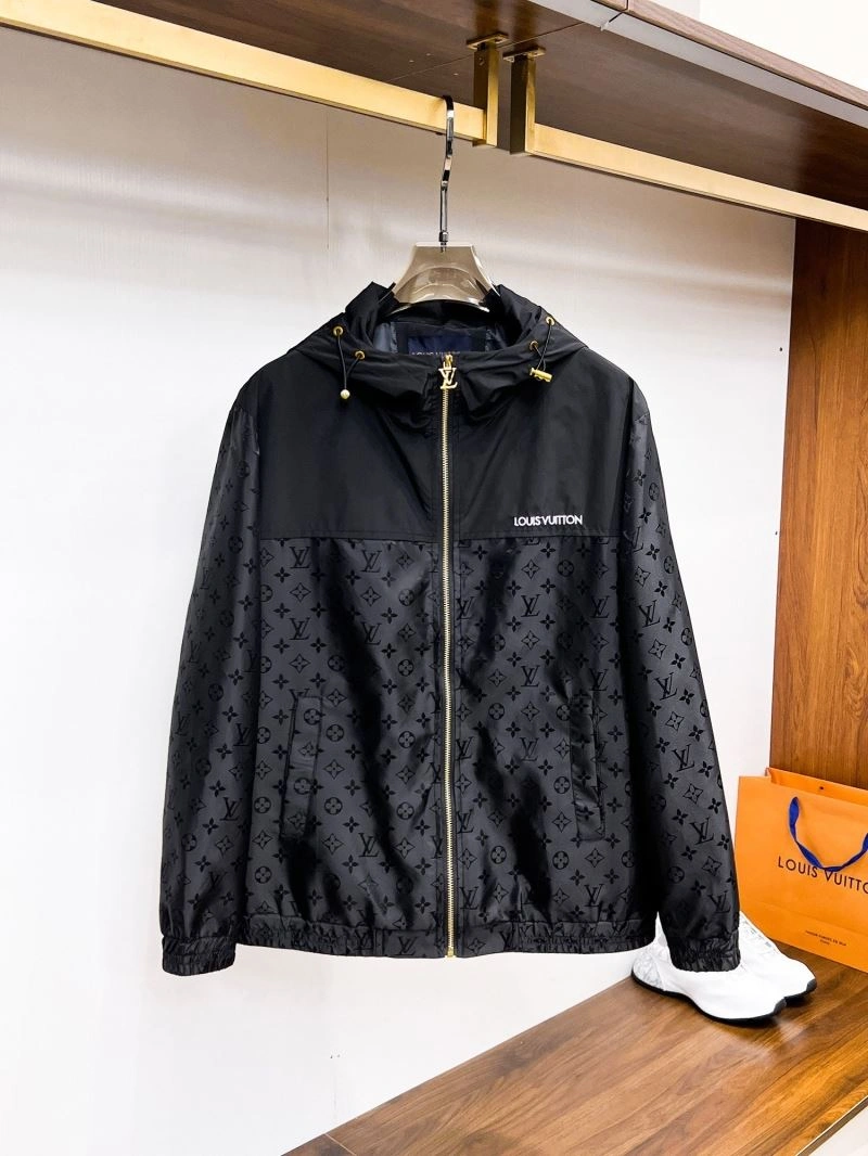 Louis Vuitton Outwear MultiPurpose 133910