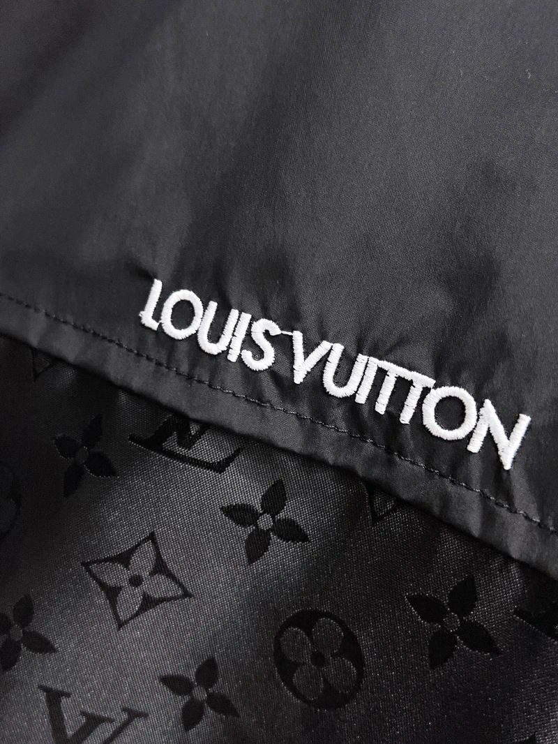 Louis Vuitton Outwear MultiPurpose 133910