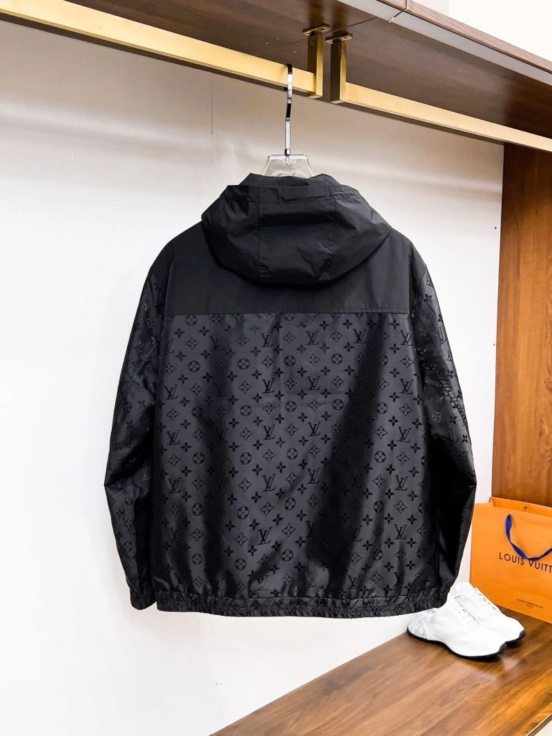 Louis Vuitton Outwear MultiPurpose 133910