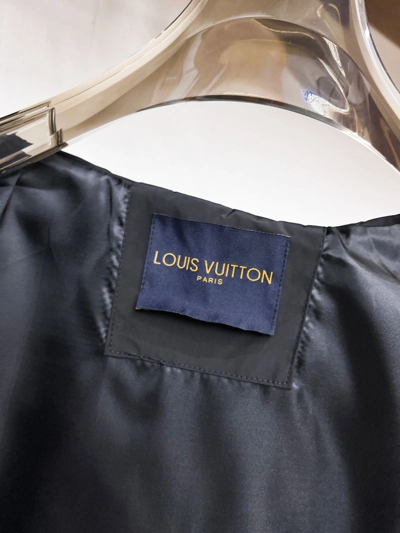 Louis Vuitton Outwear MultiPurpose 133910
