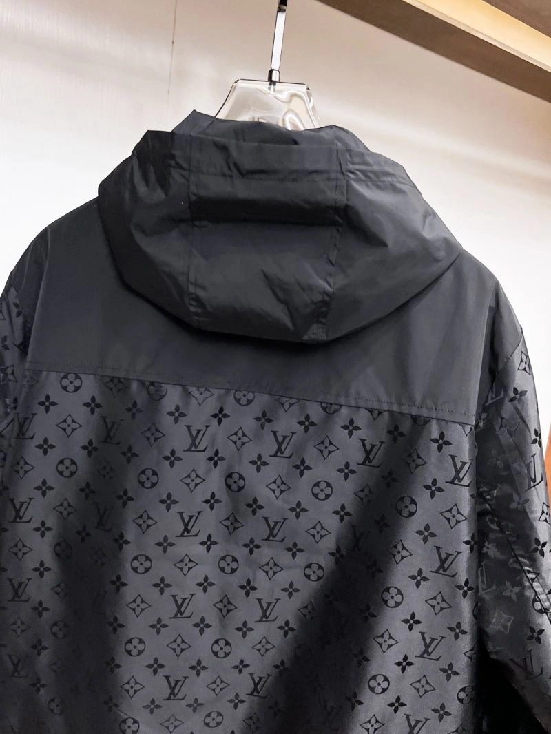 Louis Vuitton Outwear MultiPurpose 133910