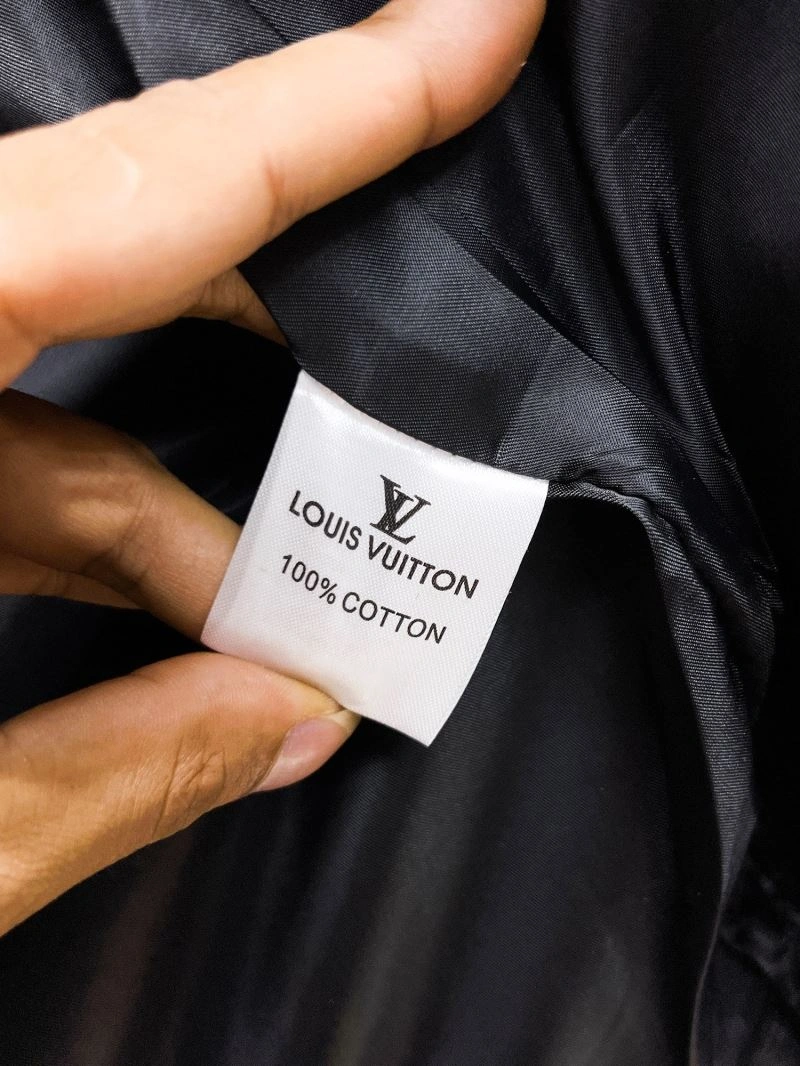 Louis Vuitton Outwear MultiPurpose 133910