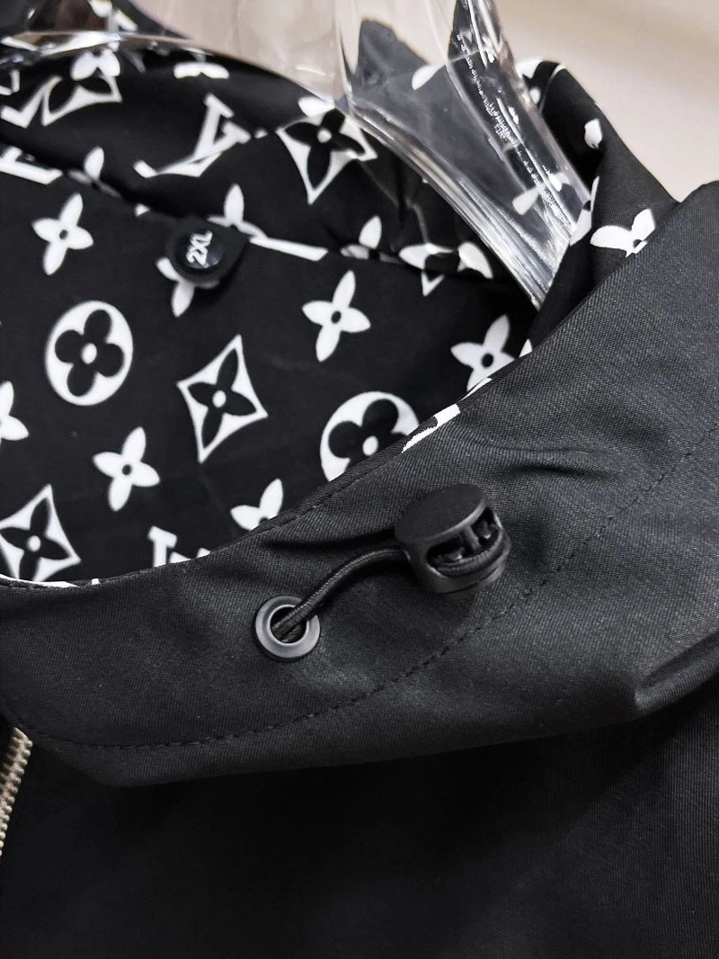 Flexible Louis Vuitton Outwear 133898