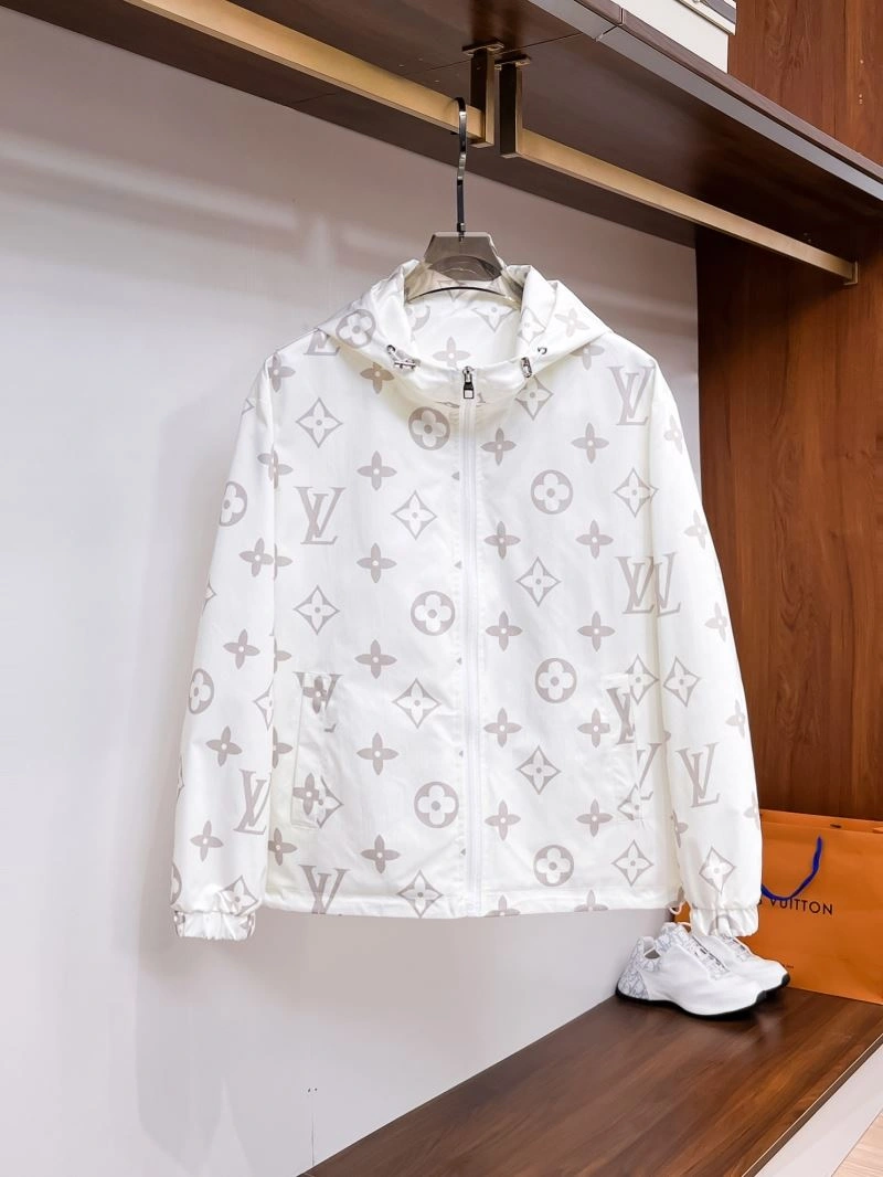 Timeless Louis Vuitton Outwear 133880