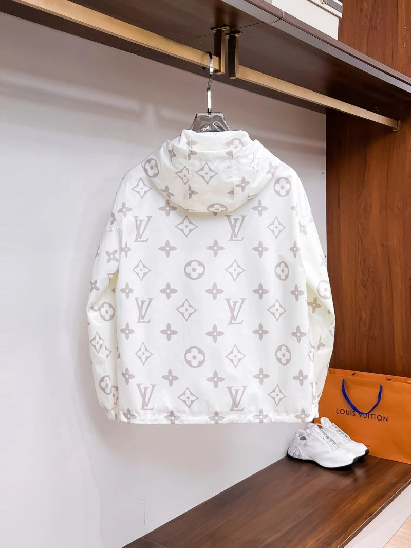 Timeless Louis Vuitton Outwear 133880