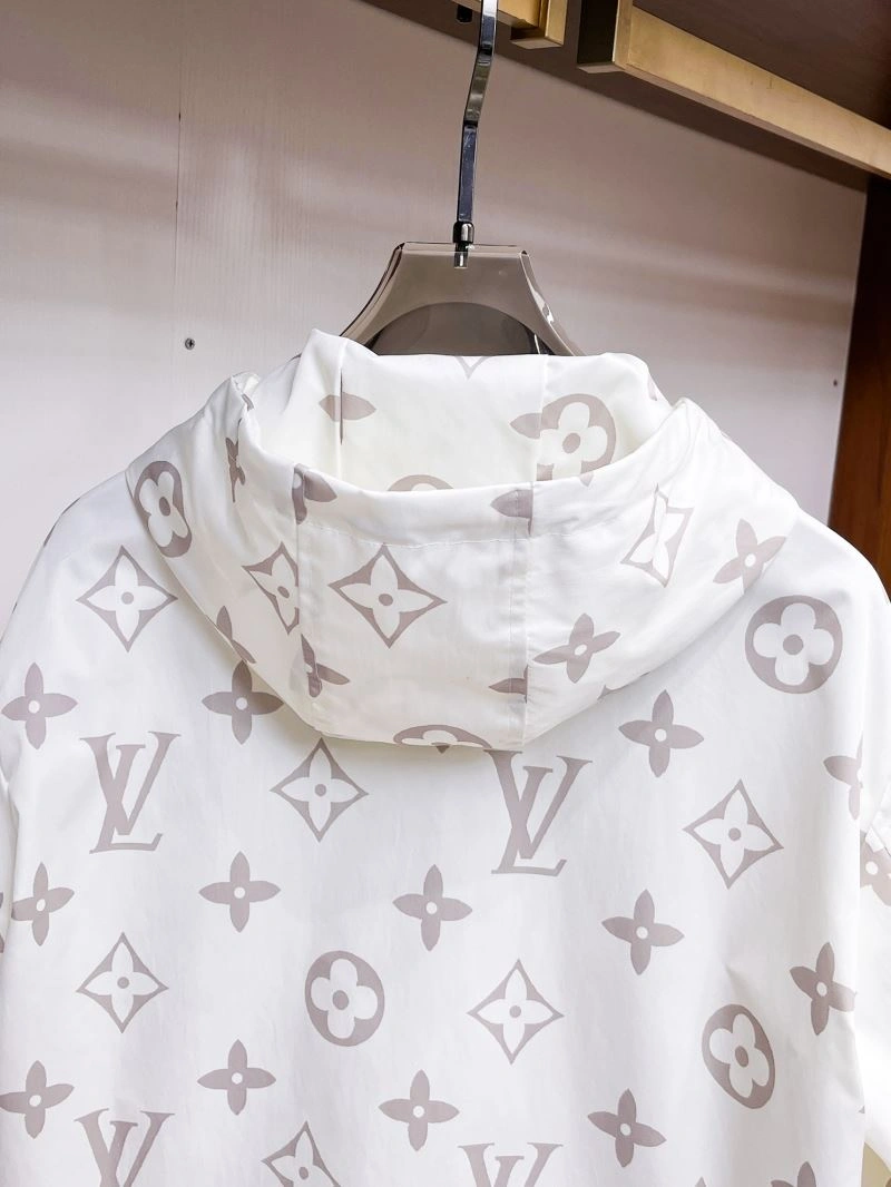 Timeless Louis Vuitton Outwear 133880