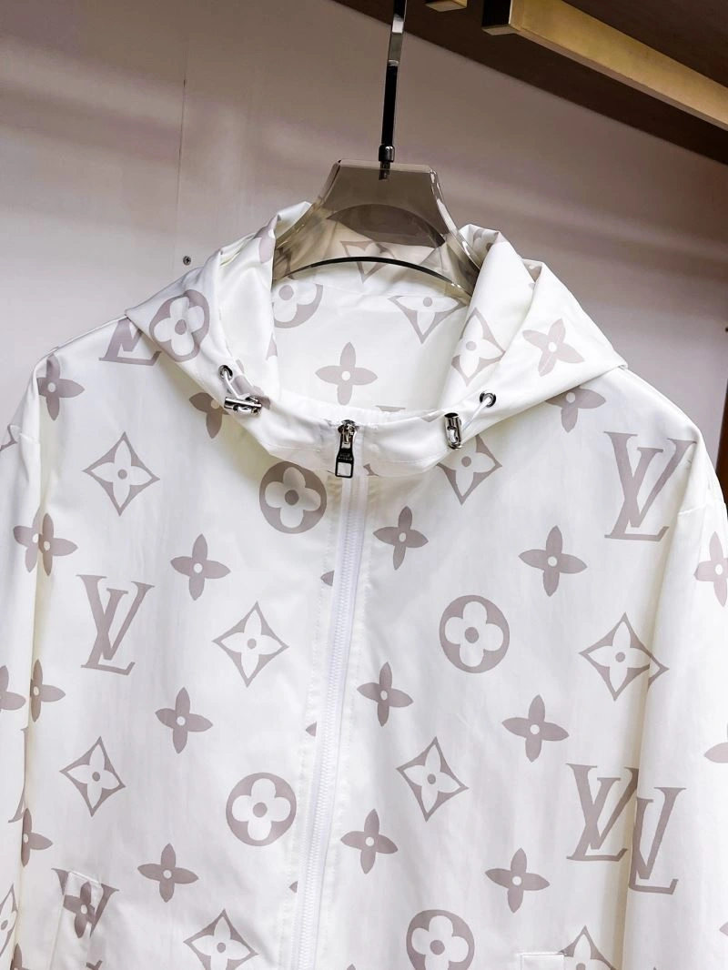 Timeless Louis Vuitton Outwear 133880
