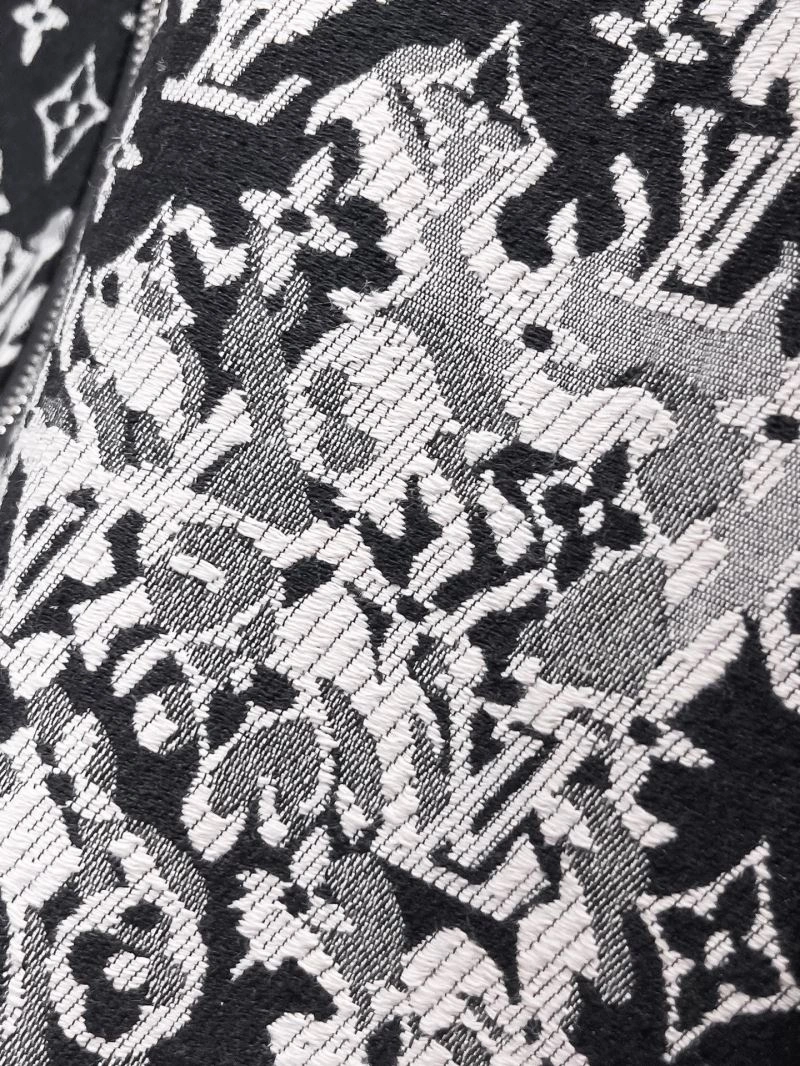 Louis Vuitton Outwear Vibrant 133878