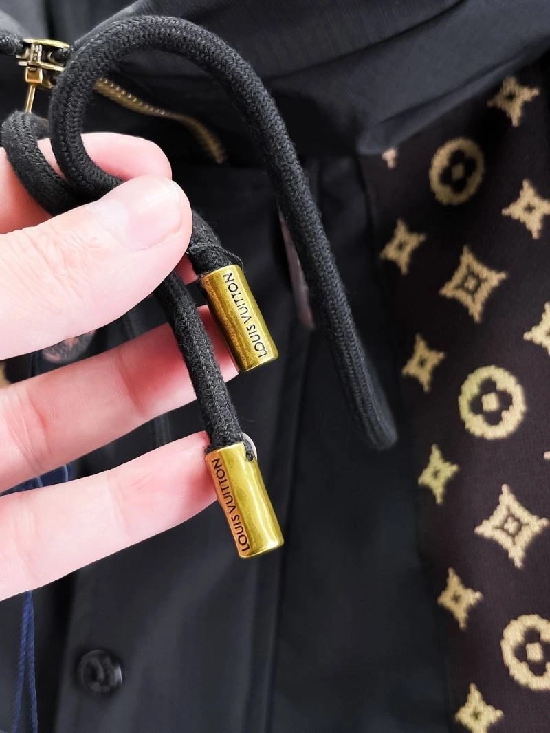 Packable Louis Vuitton Outwear 133853