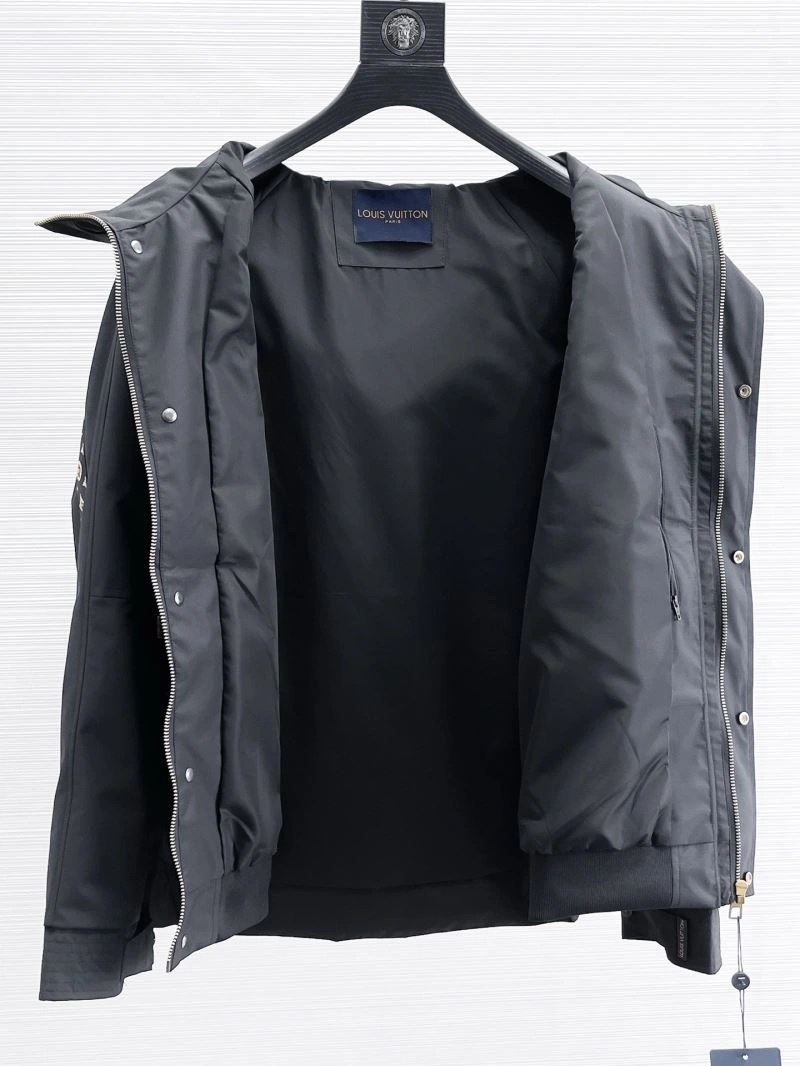 Packable Louis Vuitton Outwear 133853