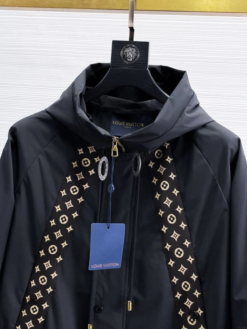 Packable Louis Vuitton Outwear 133853