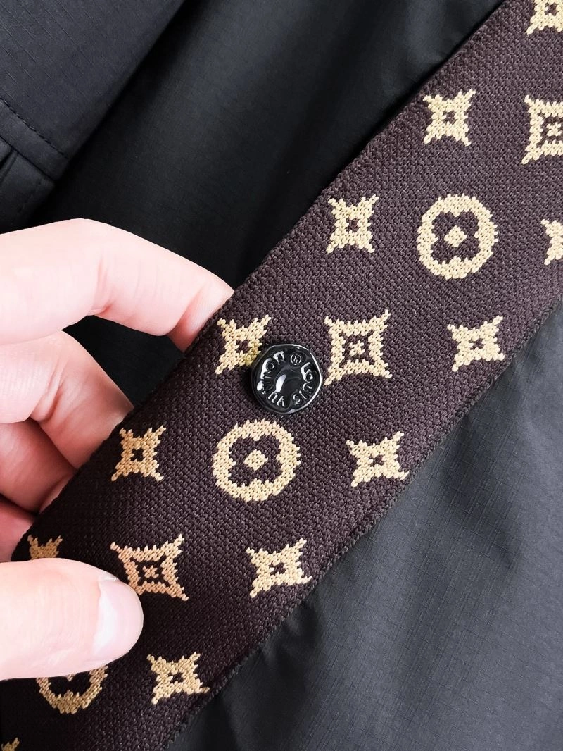 Packable Louis Vuitton Outwear 133853