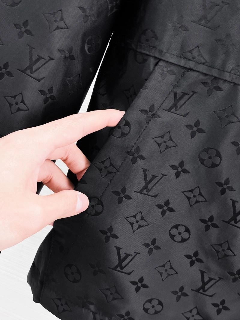 Effortless Louis Vuitton Outwear 133845