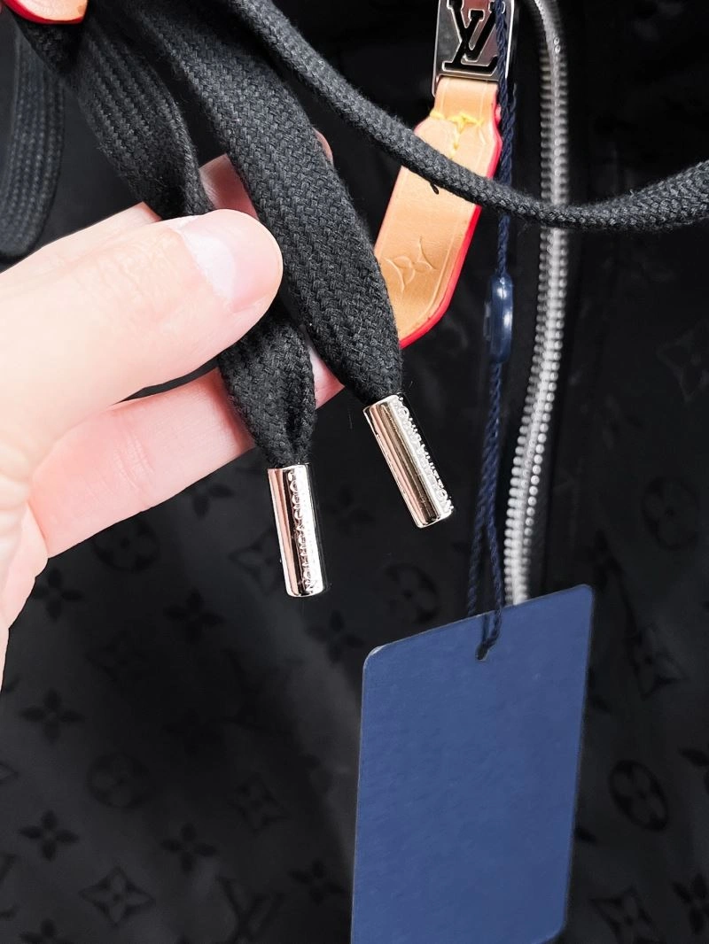 Effortless Louis Vuitton Outwear 133845