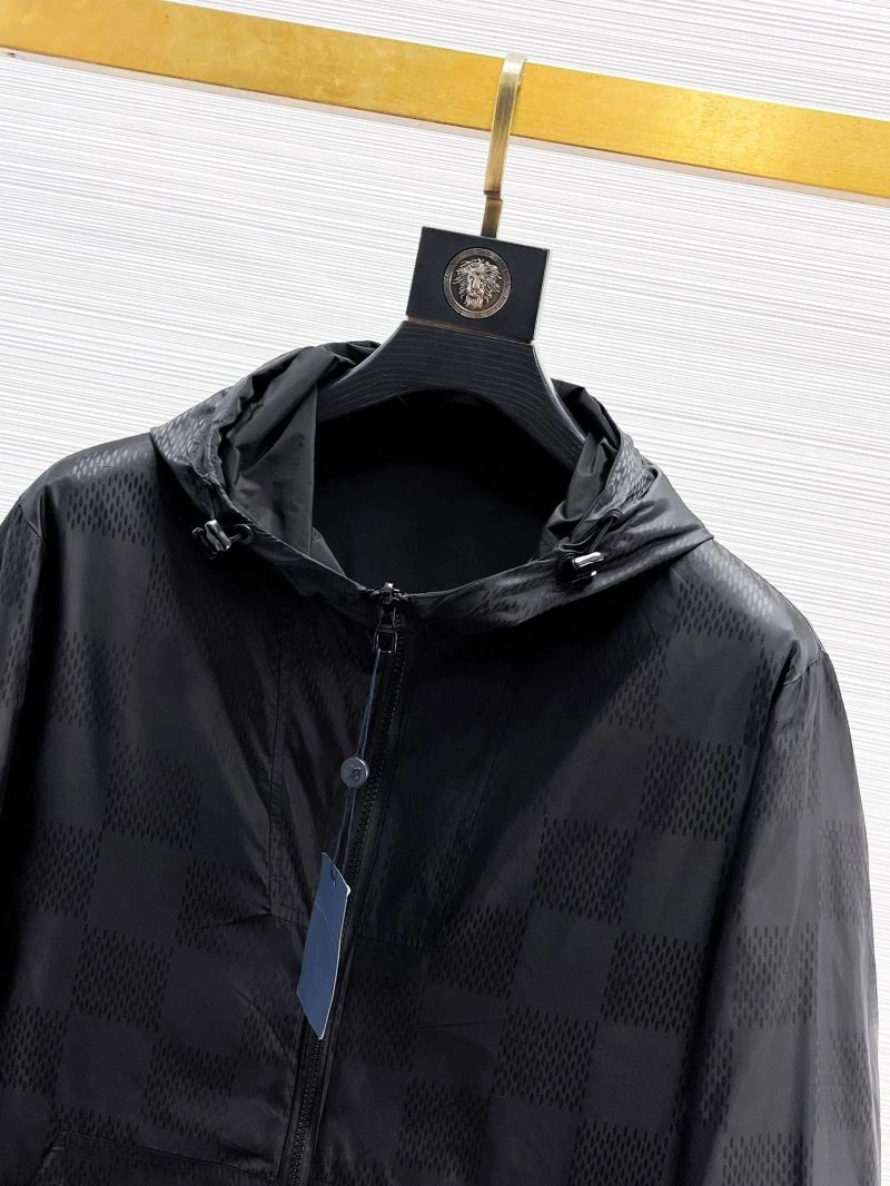 Modern Louis Vuitton Outwear 133855