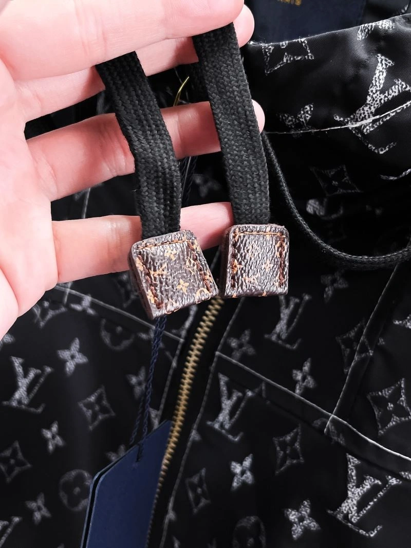 NewStyle Louis Vuitton Outwear 133842