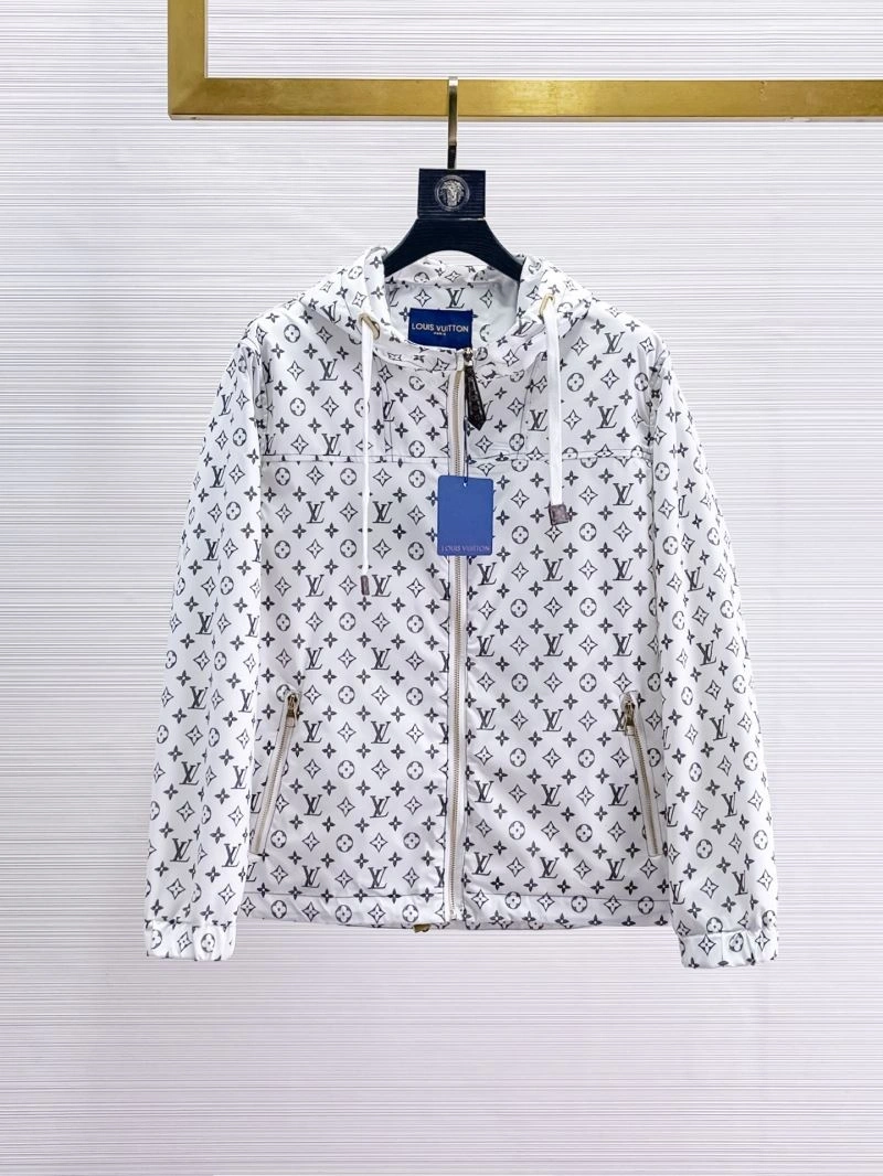 Louis Vuitton Outwear Sleek 133850