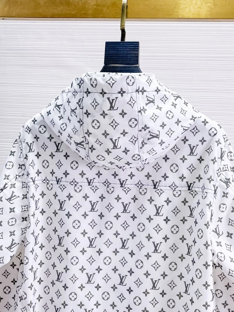 Louis Vuitton Outwear Sleek 133850